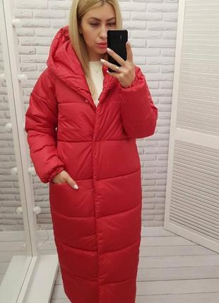 Зимове тепле довге пальто жіноче червоне пряме з капішоном женское длинное пальто красный зимнее