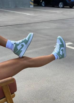 Жіночі кросівки nike air jordan 1 женские кроссовки найк3 фото