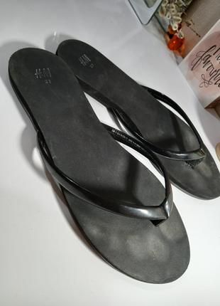 Фирменные женские шлепки hm