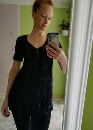 Вишита стеклярусом та бісером туніка на гудзиках