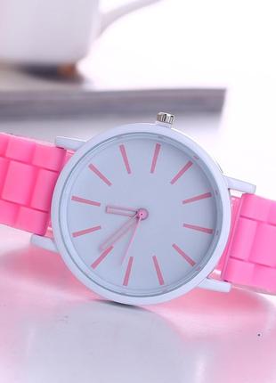 Часы женева кварц с силиконовым ремешком розовые 013-6
