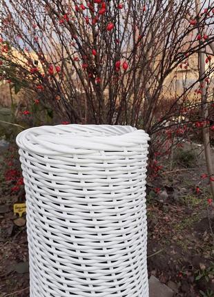 Кашпо двох стороннє, без отворів у дні, висота 50 см, об'єм 6 літрів.