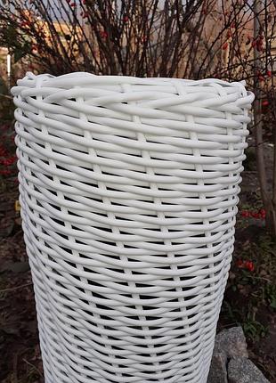 Кашпо двох стороннє, без отворів у дні, висота 50 см, об'єм 6 літрів.
