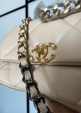 Жіноча средня бежева сумка з ланцюжком через плече 🆕 стильна сумка9 фото