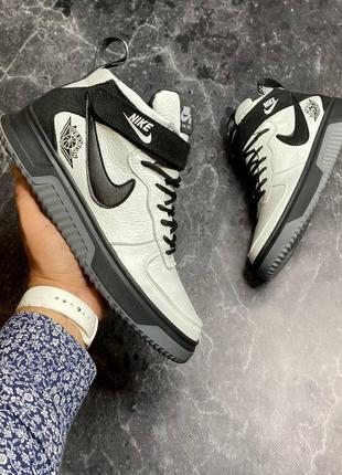 Зимние ботинки nike 4