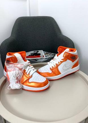 Жіночі шкіряні високі кросівки nike air jordan 1. колір оранжевий з білим. демисезонні1 фото