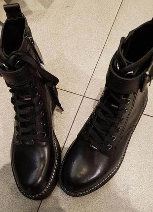 Чорні шкіряні черевики на низькому ходу зі шнурками6 фото