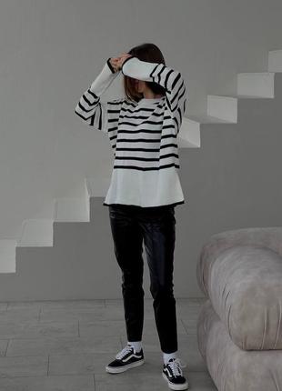 Белая кофта в черную полоску теплая качественная стильная трендовая акрил джемпер свободного кроя свитер3 фото