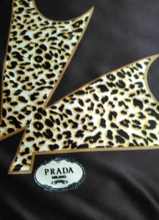 Очень красивый платок известного бренда prada3 фото