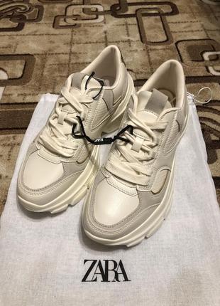 Кросівки zara
