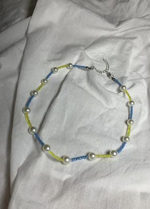 Желто-голубое патриотическое ожерелье, чокер из бисера с жемчужинами1 фото