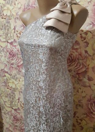 Неймовірно гарна святкова сукня