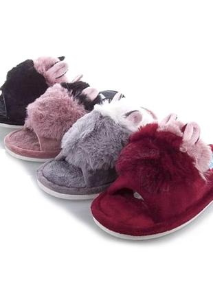 Тапочки жіночі зайчики різнокольорові.