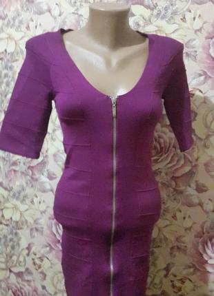 Фиолетовое трикотажное платье с чокером на молнии3 фото