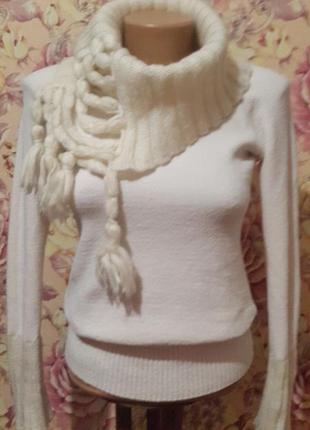 Кромовый свитер с хомутом и кистями