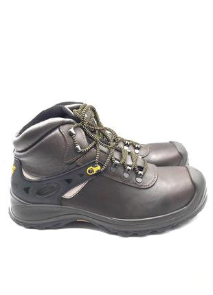 Оригінальні чоловічі черевики grisport. є дефект!!