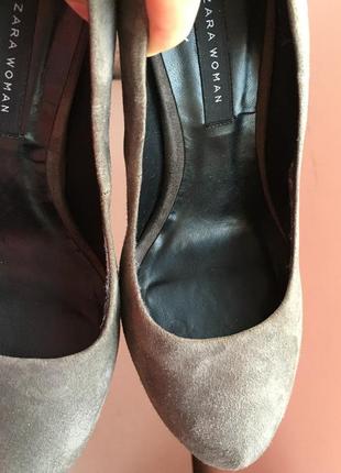 Серые замшевые туфли, каблук метал3 фото