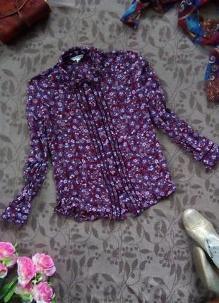 Очень красивая блуза модной расцветки с эксклюзивной отделкой