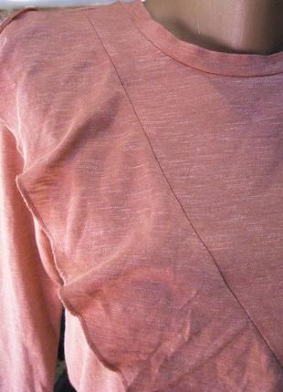 Трикотажная персиковая блузка с рюшем4 фото