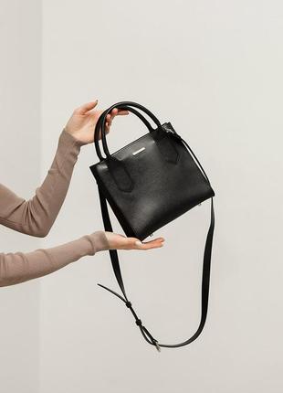 Женская кожаная сумка кросс-боди через плечо из натуральной кожи черная saffiano6 фото