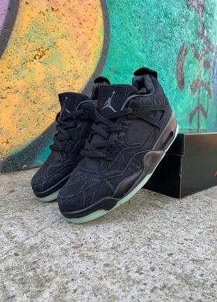 Кроссовки nike air jordan 4 retro kaws black