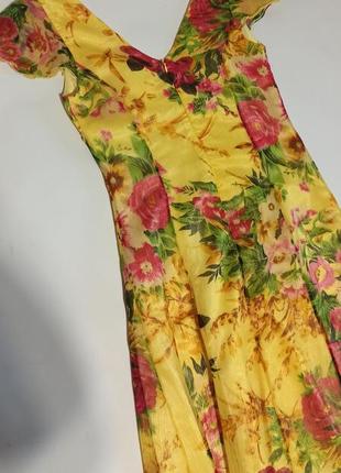 Яркое цветочное платье, вышитое бисером6 фото