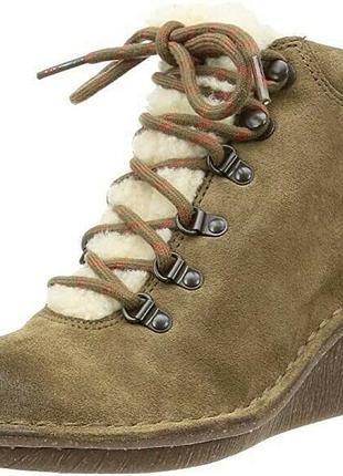 Коричневі замшеві шкіряні чобітки clark’s взуття жіночі туфлі еко овчина