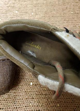 Коричневі замшеві шкіряні чобітки clark’s взуття жіночі туфлі еко овчина