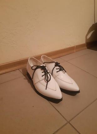 Білі лакові черевики kookai, 37р, 500 грн