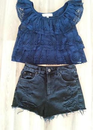 Коротка блуза з перфорацією