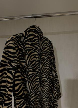Плащ, пальто в тигровом принте2 фото