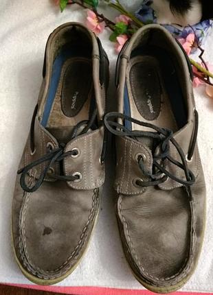 Туфлі шкіряні.