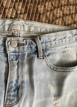 Gap стильные джинсы, рваный джинс с потертостями, момент 📌7 фото