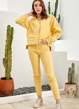 Костюм-двойка ветровка и джинсы raw 33671-002 желтый