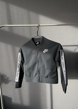 Nike детская олимпийка для мальчика nike с лампасами серый бомбер