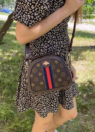 Женская мини сумка в стиле луи витон с пчелой эко кожа | качественная маленькая сумка клатч с пчелкой4 фото
