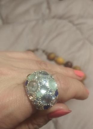 Красивое кольцо avon с зеленым камнем 18р9 фото
