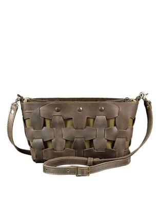 Женская кожаная плетеная сумка клатч через плечо кросс-боди из натуральной кожи размер s темно-коричневая8 фото