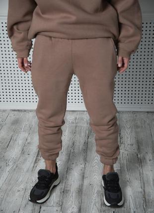 Мужские зимние спортивные штаны оверсайз на флисе мокко7 фото