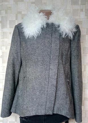 Стильное укороченное шерстяное пальто с мехом ламы debenhams.5 фото