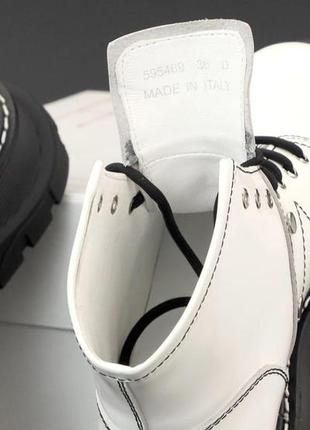 Жіночі черевики alexander mcqueen tread slick boots white black 36-37-38-39-40-416 фото