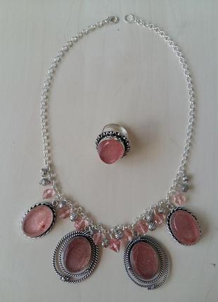 Ожерелье и кольцо из розовых друз