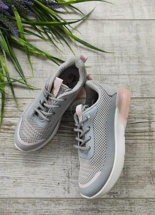 Кросівки primark