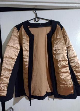 Курточка спортивная женская privacy