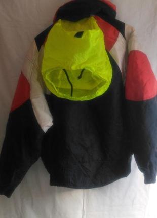 Классная куртка  разноцветная с капюшоном2 фото