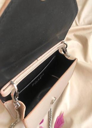 Жіноча маленька бежева сумка на ланцюжку через плече 🆕 невеличка сумка3 фото