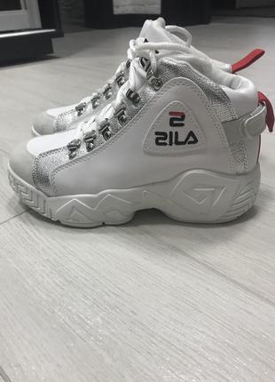 Зимние кроссовки fila