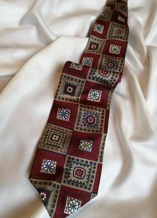 Красива краватка