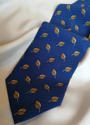 Гарненька краватка
