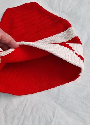Красная шапка в белые полоски деми-зима размер 54-60 тёплая двойная женская8 фото